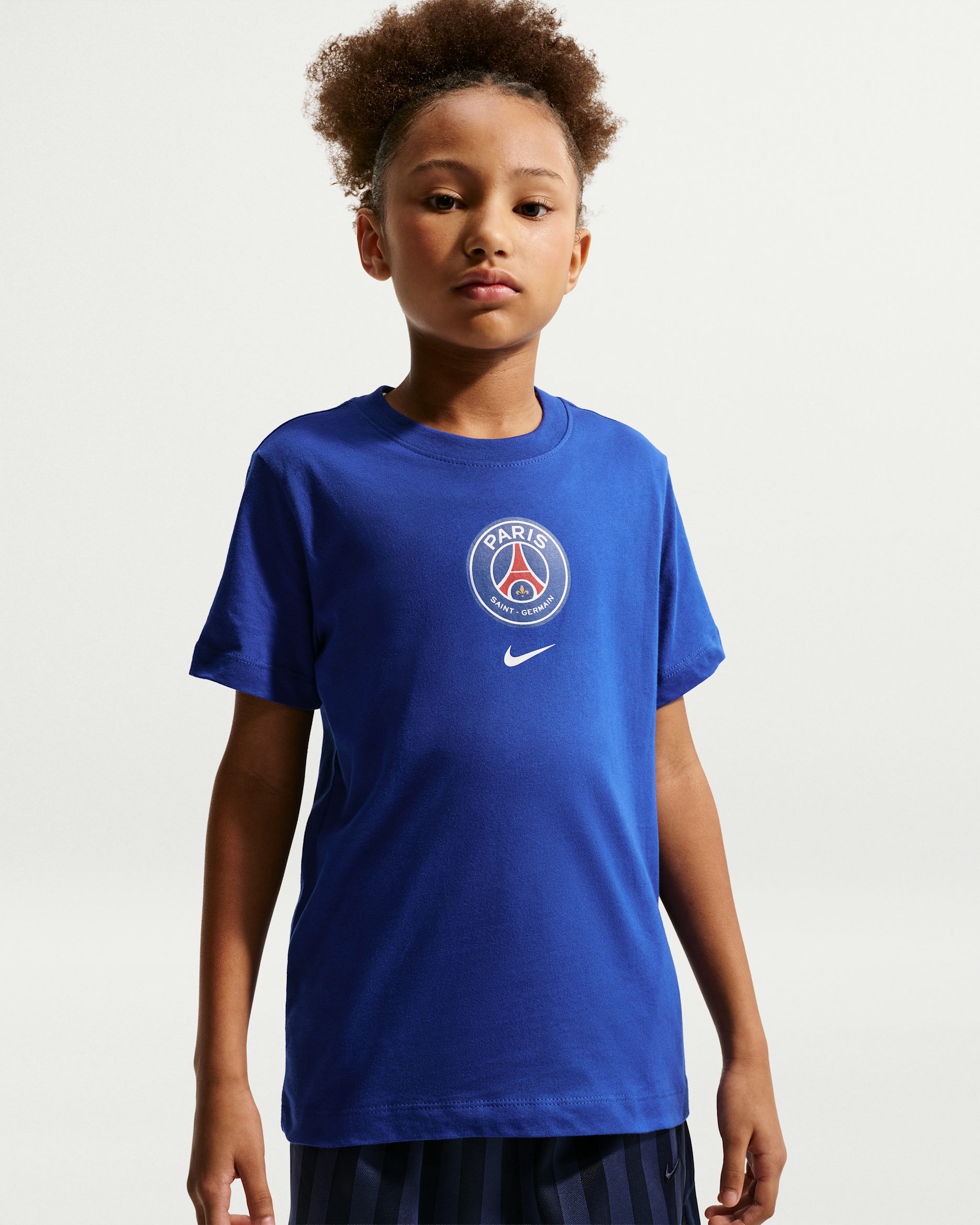 Paris Saint-Germain Older Kids' Nike Football T-shirt. Nike LU